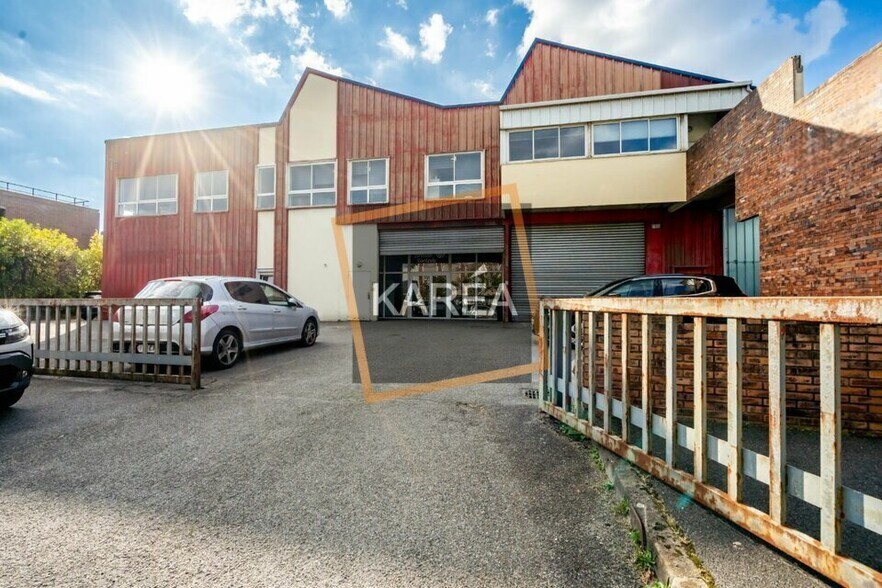 Light Industrial in Noisiel to rent - Building Photo - Image 2 of 5