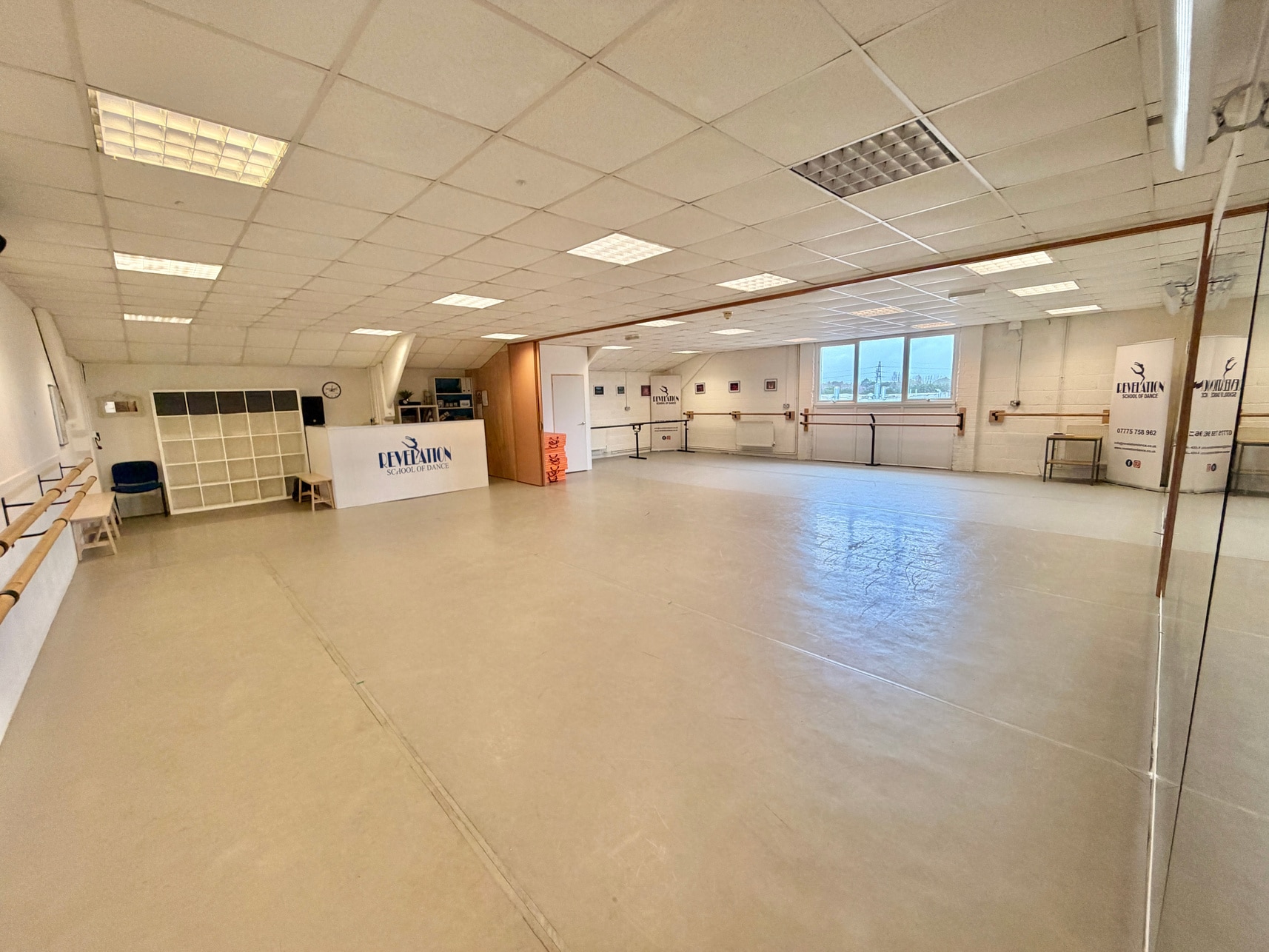 Mannings Heath Rd, Poole to rent Interior Photo- Image 1 of 2