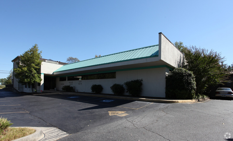 6911 Tara Blvd, Jonesboro, GA for sale - Building Photo - Image 1 of 1