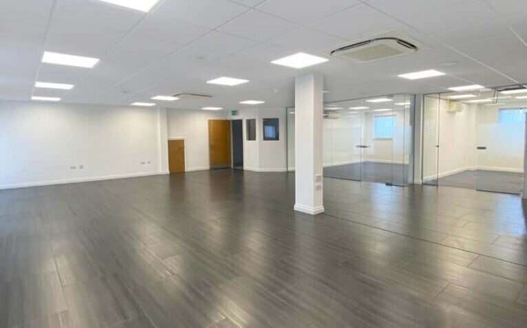 Moulden Way, Reading, BKS RG7 4GB - Unit 5B -  - Interior Photo - Image 2 of 2
