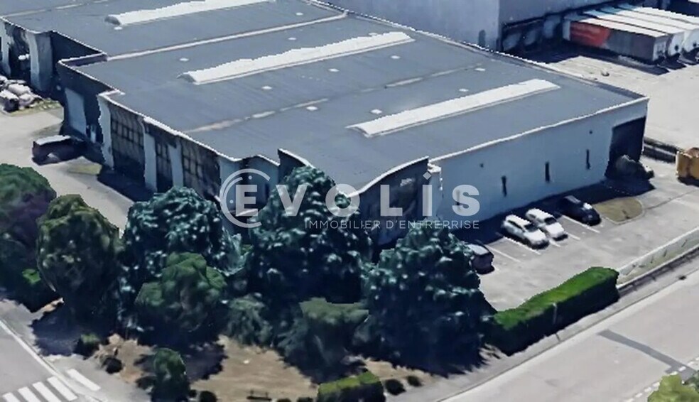 Office in Genas to rent - Building Photo - Image 1 of 20