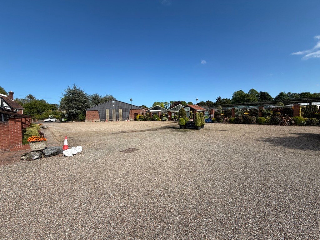 8 Burghwood Rd, Great Yarmouth to rent Primary Photo- Image 1 of 5
