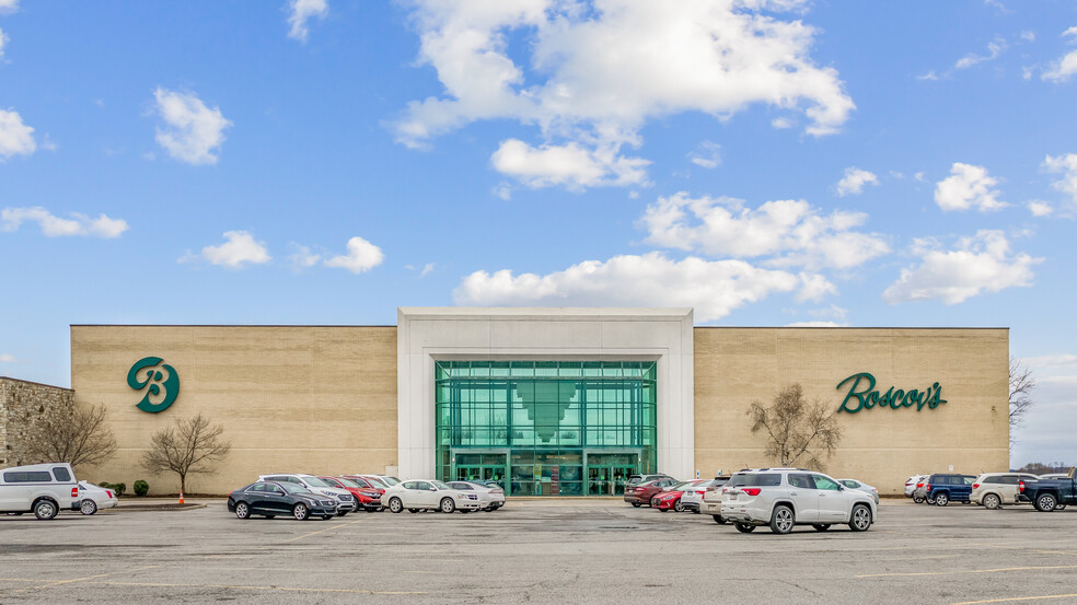 400 Beaver Town Mall, Monaca, PA for sale - Primary Photo - Image 1 of 1