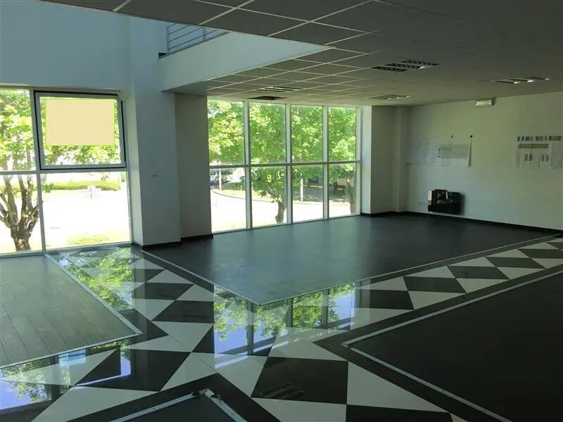 Office in Torcy to rent Interior Photo- Image 1 of 10