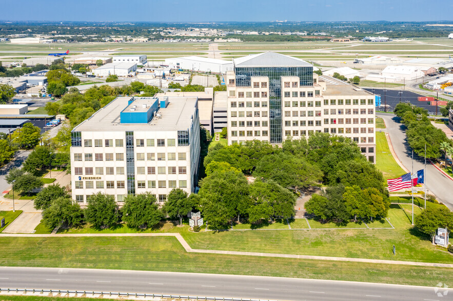 10101 Reunion Pl, San Antonio, TX for rent - Building Photo - Image 3 of 14