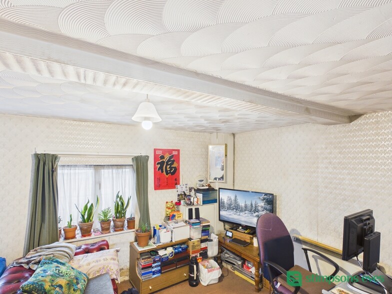 58-58A High St, Clapham for sale - Interior Photo - Image 2 of 5