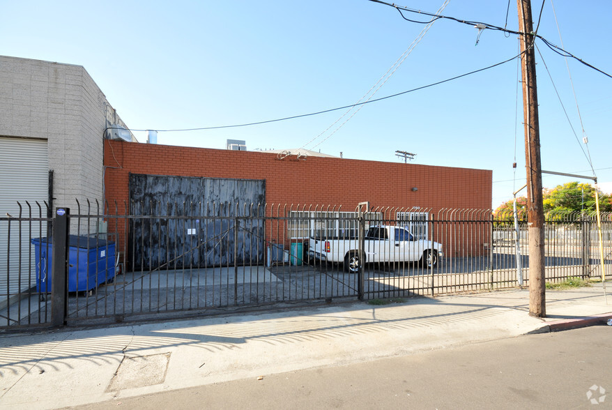 1700-1716 E 21st St, Los Angeles, CA for rent - Building Photo - Image 2 of 3