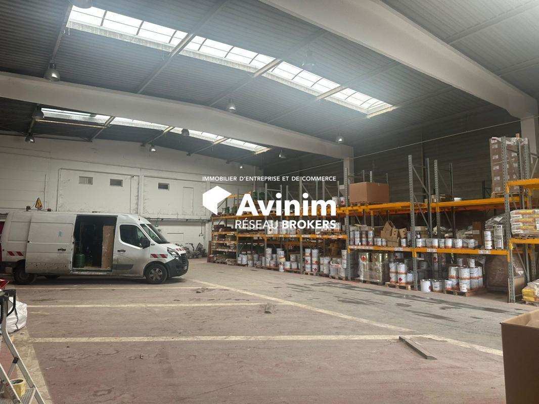 Industrial in SAINT-OUEN-L'AUMONE to rent Interior Photo- Image 1 of 13