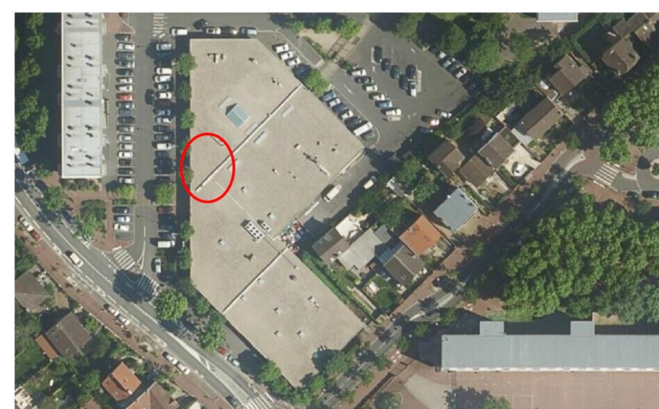 Retail in Nanterre to rent - Aerial - Image 3 of 4