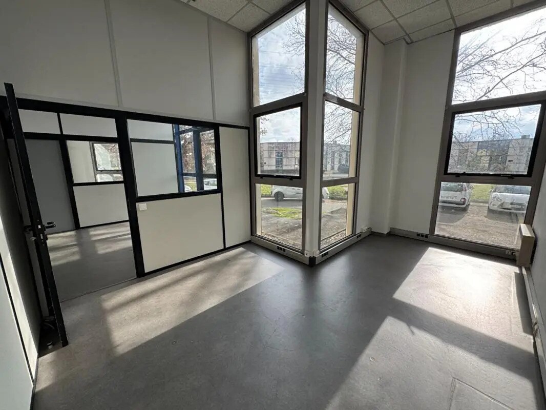 Light Industrial in Labège to rent Interior Photo- Image 1 of 5