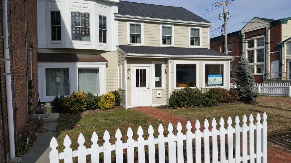 39-41 E Main St, Oyster Bay, NY for sale - Building Photo - Image 1 of 1