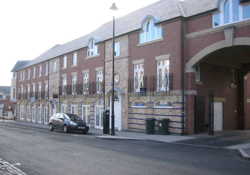 Howard St, North Shields to rent - Primary Photo - Image 1 of 2