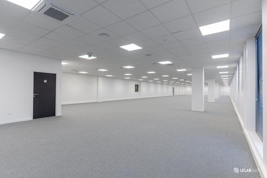 Industrial in Conflans-Sainte-Honorine to rent - Interior Photo - Image 2 of 7