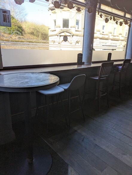 24 West George St, Kilmarnock to rent - Building Photo - Image 2 of 10