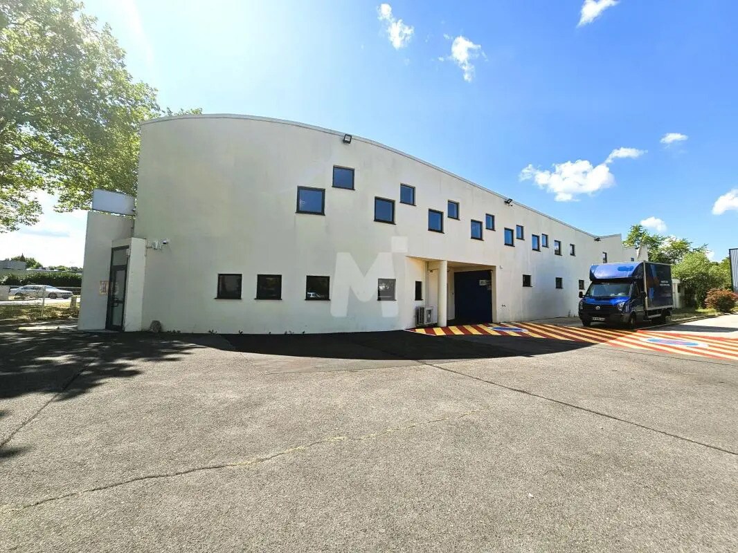 Office in Bondoufle to rent Building Photo- Image 1 of 12