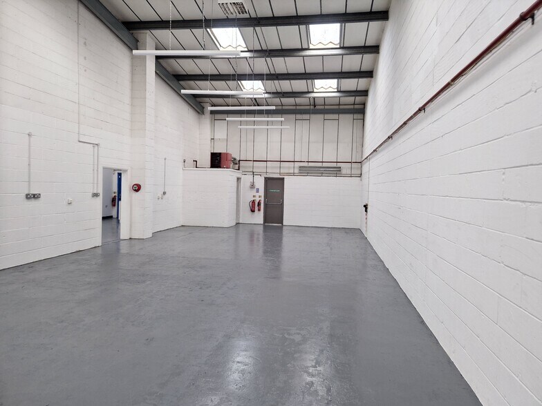 Stafford Clos, Ashford to rent - Interior Photo - Image 3 of 5