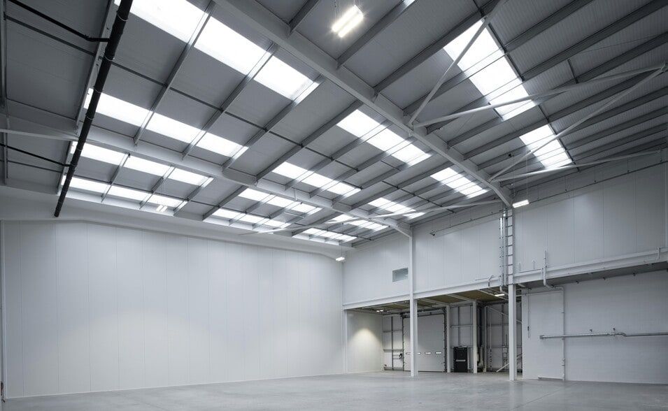 35 Pensbury Pl, London to rent - Interior Photo - Image 3 of 8