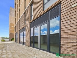 Kimpton Rd, Luton to rent Building Photo- Image 2 of 8