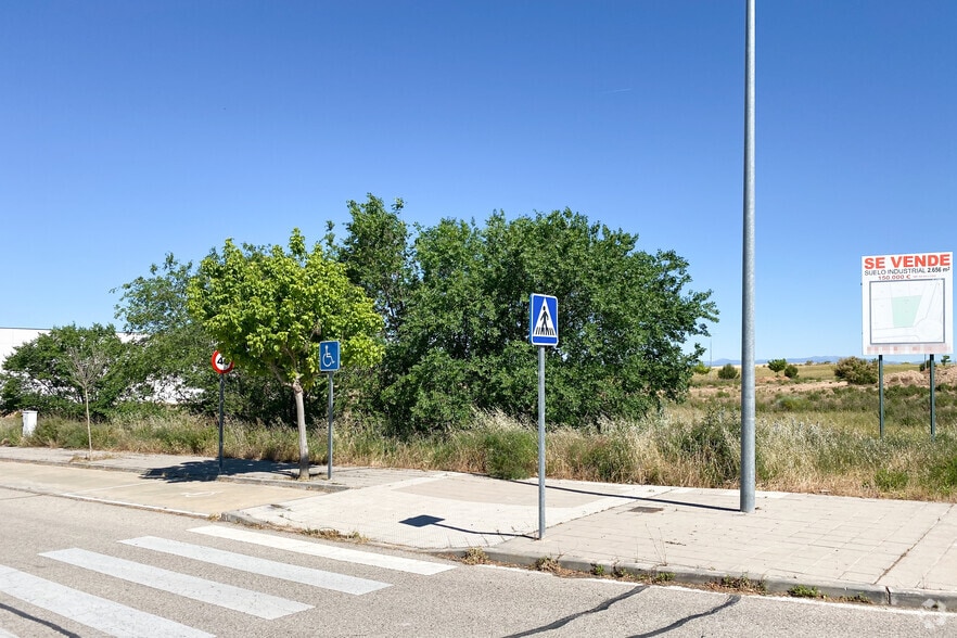 Calle del Cobre, 13, Chiloeches, Guadalajara for sale - Building Photo - Image 2 of 2