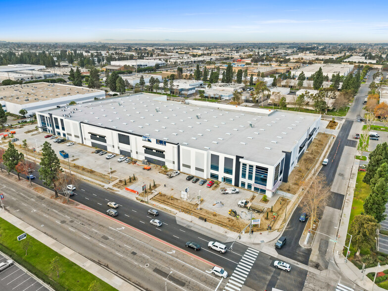 3130-3100 S Harbor, Santa Ana, CA for sale - Building Photo - Image 1 of 8