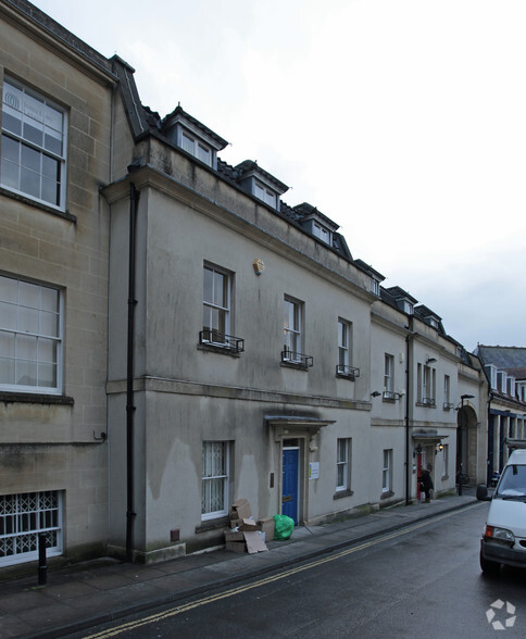 8 Palace Yard Mews, Bath for rent - Primary Photo - Image 1 of 2