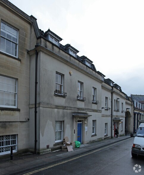 8 Palace Yard Mews, Bath for sale - Primary Photo - Image 1 of 1