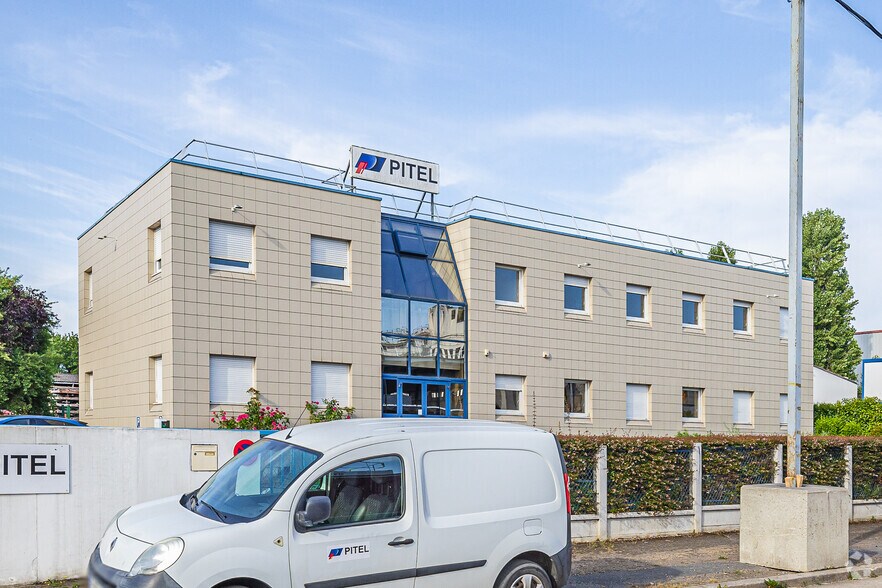 3 Rue Du Docteur Albert Schwetzer, Morangis to rent - Building Photo - Image 2 of 2