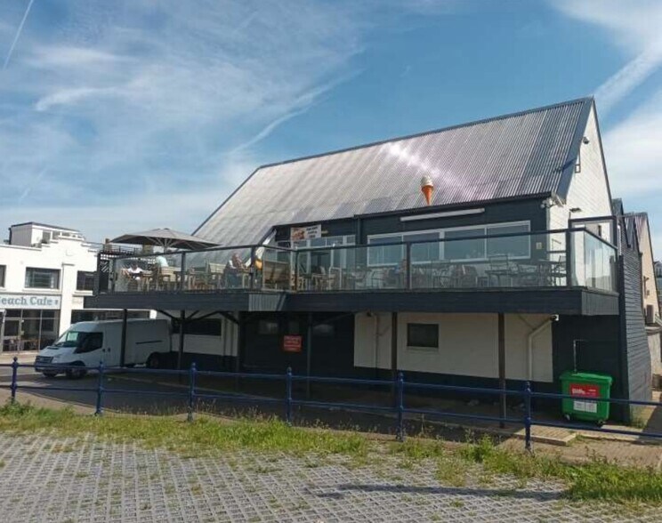 5 Beach Walk, Whitstable for sale - Primary Photo - Image 1 of 1