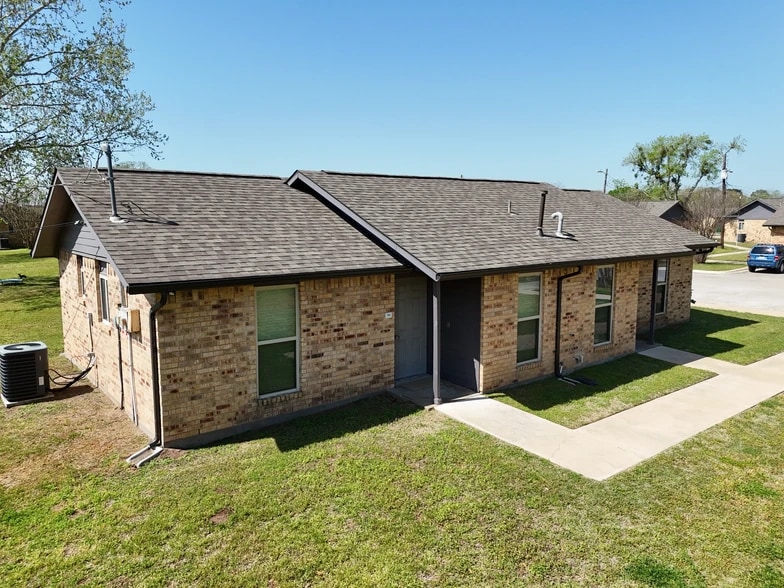 1002 SE Martin Luther King Rd, Smithville, TX for sale - Building Photo - Image 3 of 7