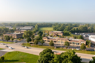 450-480 E Roosevelt Rd, West Chicago, IL - AERIAL  map view