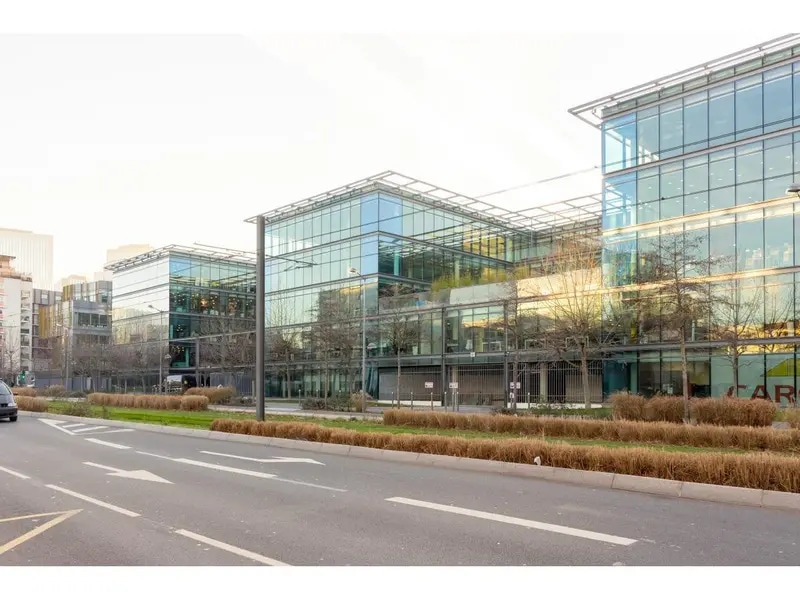 Office in Courbevoie to rent Building Photo- Image 1 of 14