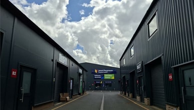 Thorpe Rd, Melton Mowbray to rent Building Photo- Image 2 of 11