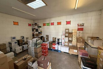 36 Kings Rd, Shalford to rent Interior Photo- Image 1 of 3