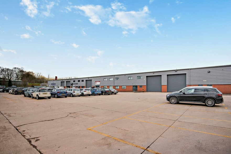 Bradley Hall Trading Estate, Wigan for rent - Primary Photo - Image 1 of 1