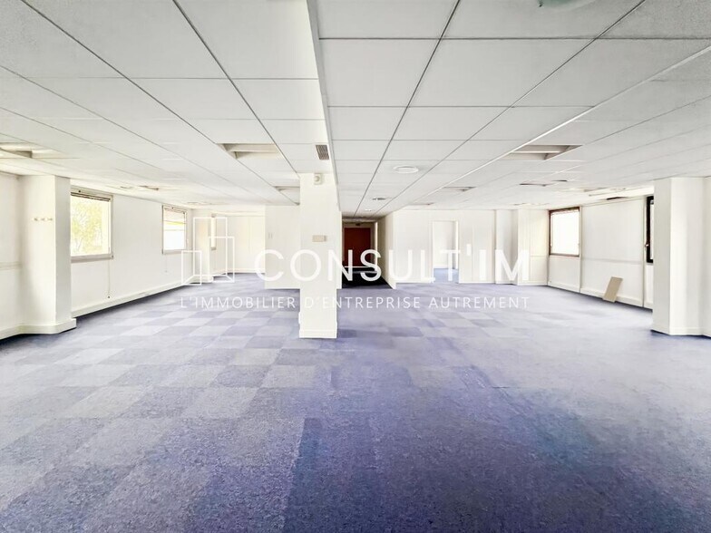 Office in Boulogne-Billancourt to rent - Interior Photo - Image 1 of 7