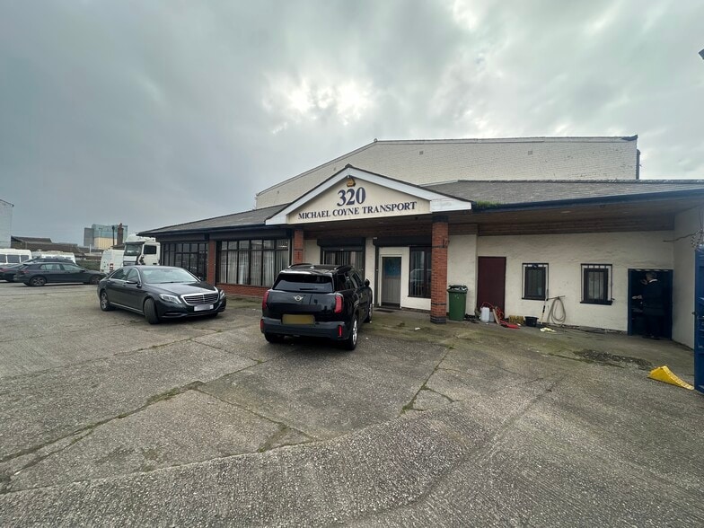 320 Derby Rd, Bootle to rent - Primary Photo - Image 2 of 3
