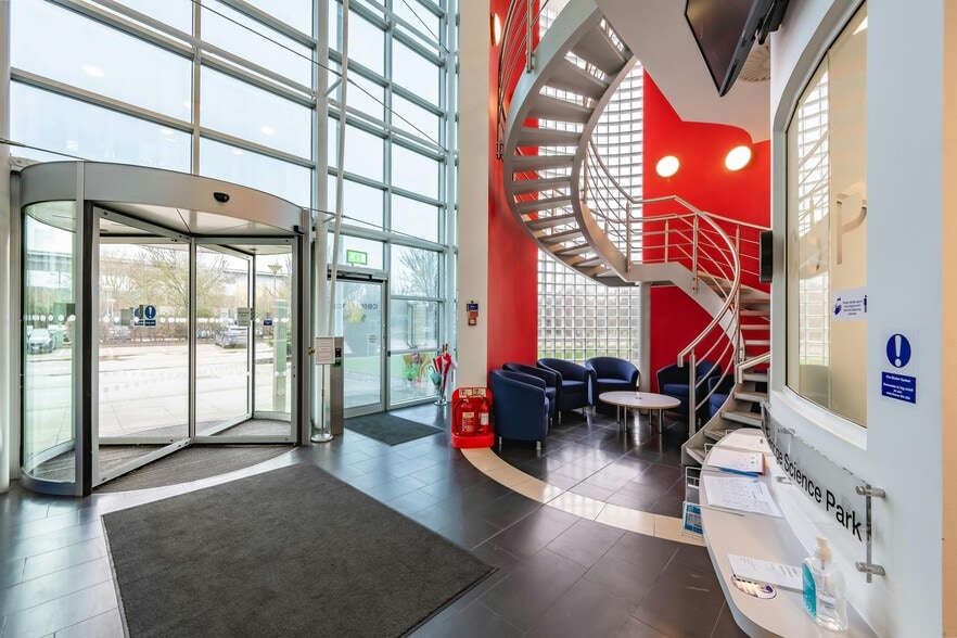 418 Milton Rd, Cambridge to rent - Building Photo - Image 2 of 14