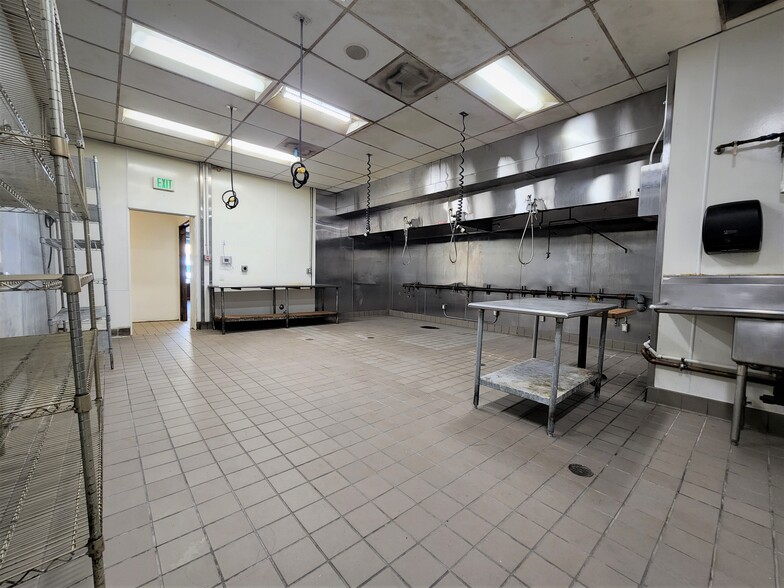 1066-1070 S Fairfax Ave, Los Angeles, CA for rent - Interior Photo - Image 1 of 62