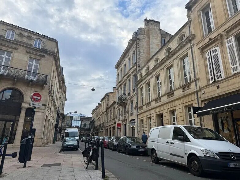 Office in Bordeaux to rent - Building Photo - Image 2 of 4