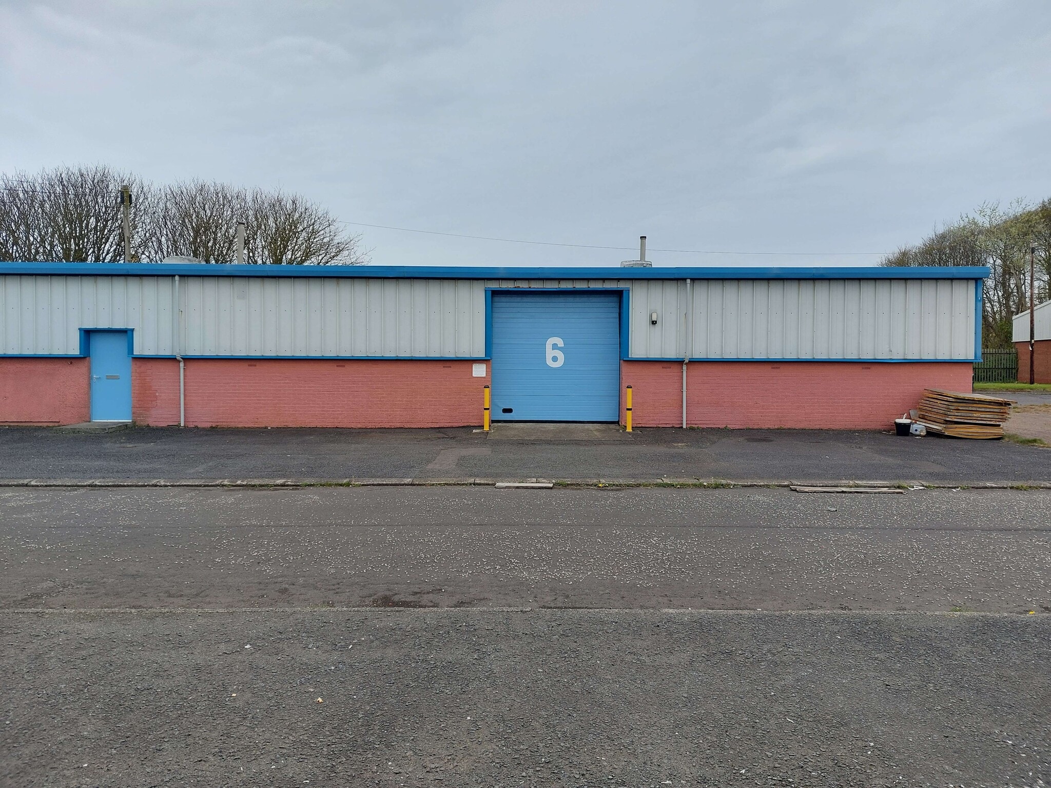 6 Portland Pl, Stevenston to rent Building Photo- Image 1 of 5