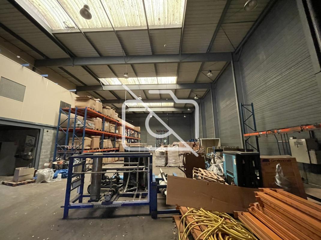 Industrial in Buc for sale Interior Photo- Image 1 of 7
