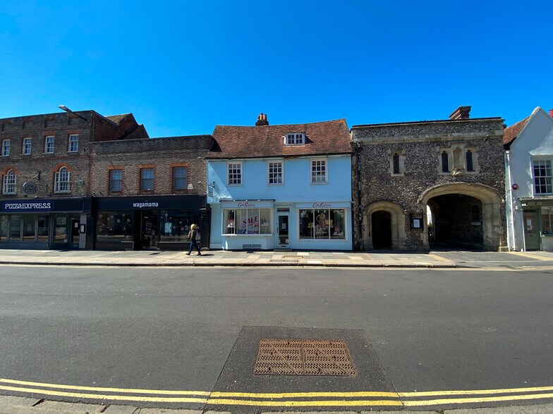 24 South St, Chichester PO19 1EL UK