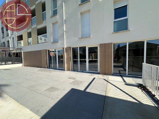 Retail in Toulouse for sale - Building Photo - Image 1 of 4