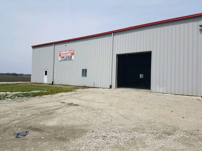 2275 State Highway 16, Shelbyville, IL for rent - Building Photo - Image 2 of 12