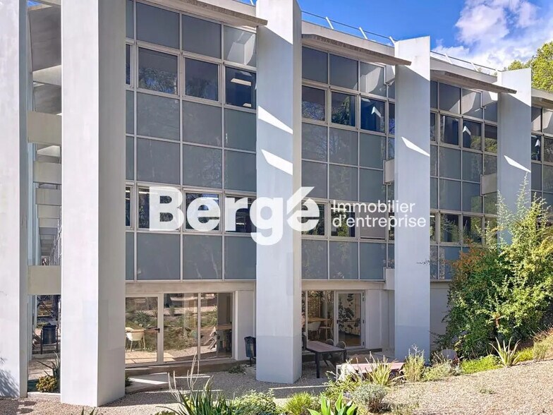 Office in Valbonne to rent - Building Photo - Image 2 of 21