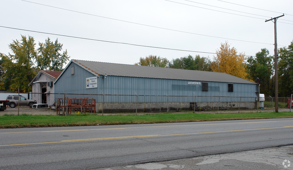 75 Mccartney Rd, Campbell, OH for sale - Primary Photo - Image 1 of 10