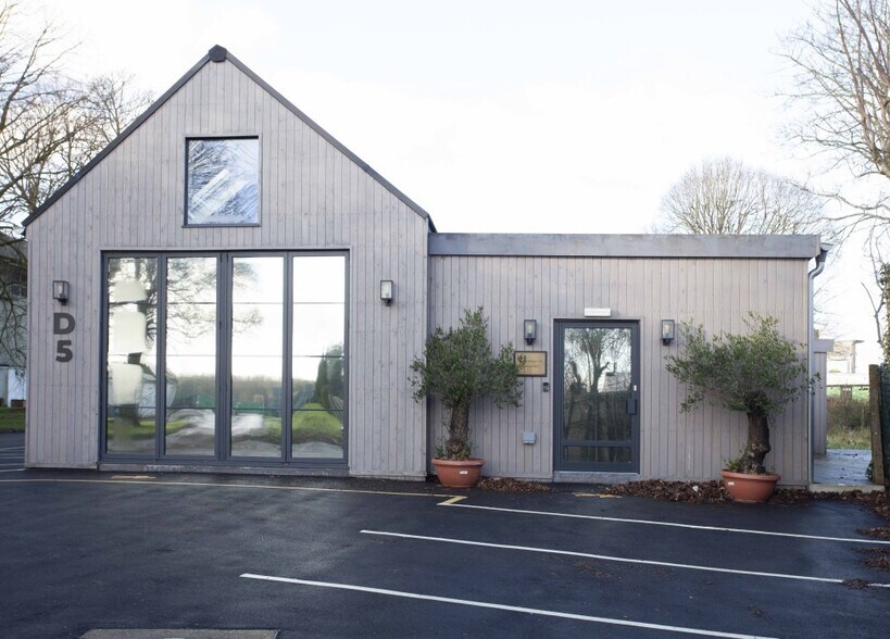 D5 Depot, Kemble for rent - Primary Photo - Image 1 of 3