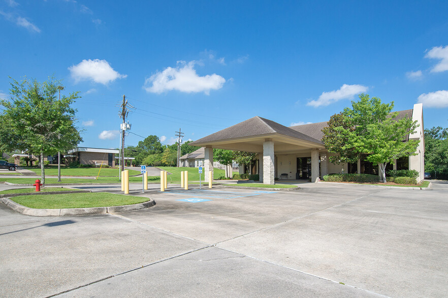 8748 Bluebonnet Blvd, Baton Rouge, LA for sale - Building Photo - Image 1 of 1