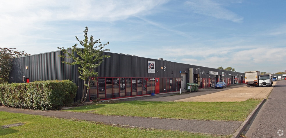 Edison Rd, Aylesbury for sale - Primary Photo - Image 1 of 1