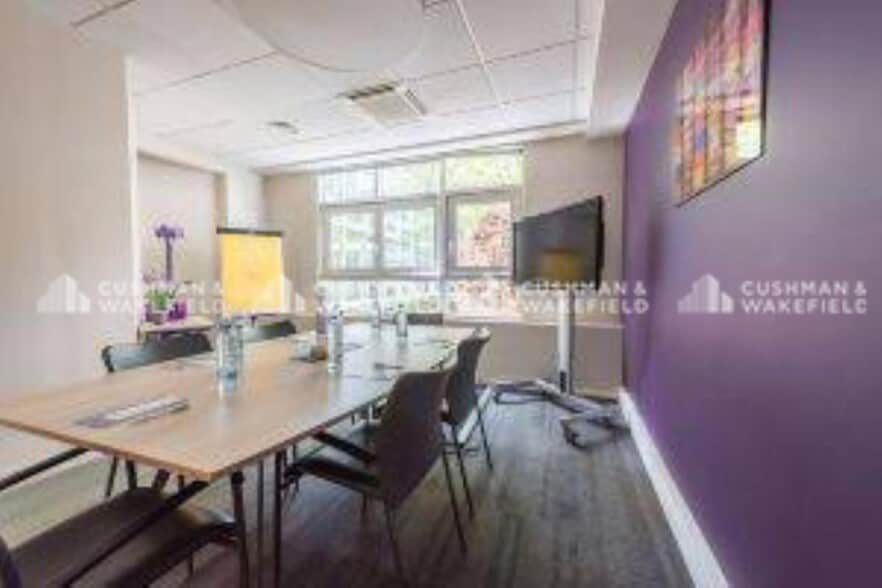 60 Avenue Charles De Gaulle, Neuilly-sur-Seine to rent - Building Photo - Image 1 of 14